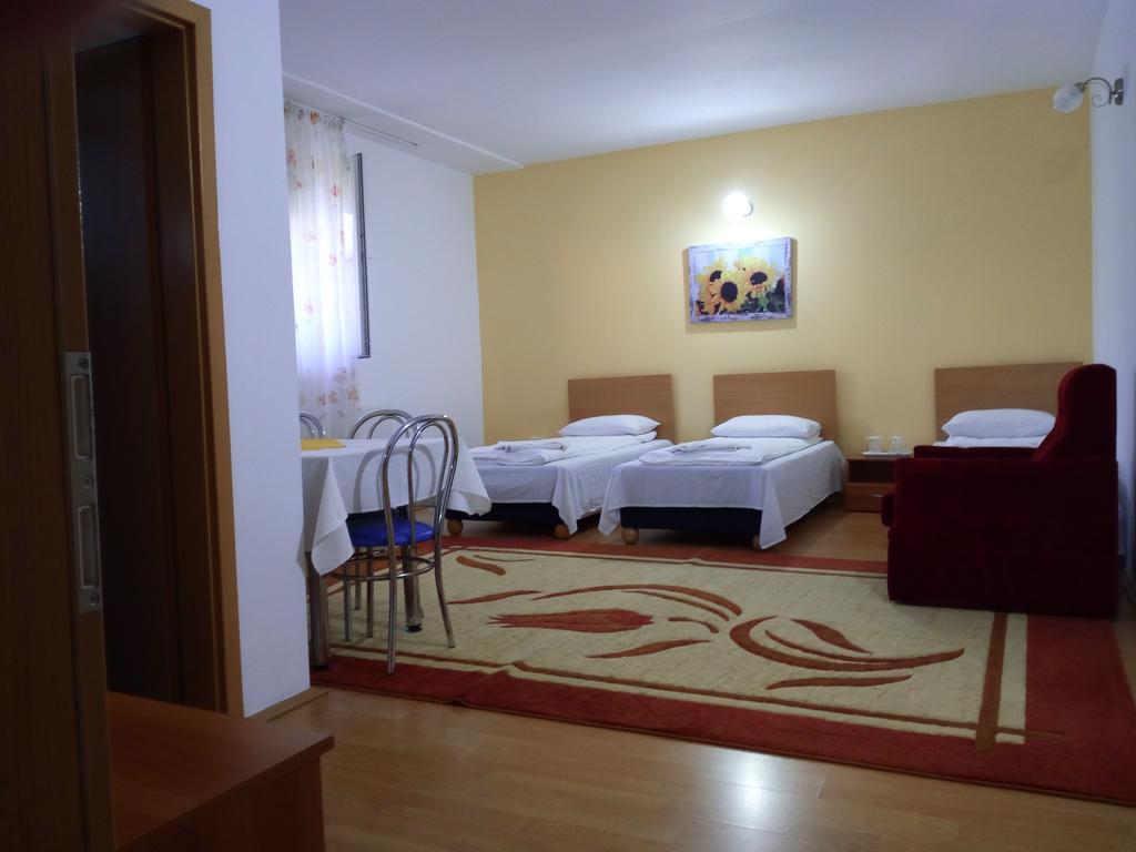Pensiunea Vladut Timișoara Zewnętrze zdjęcie